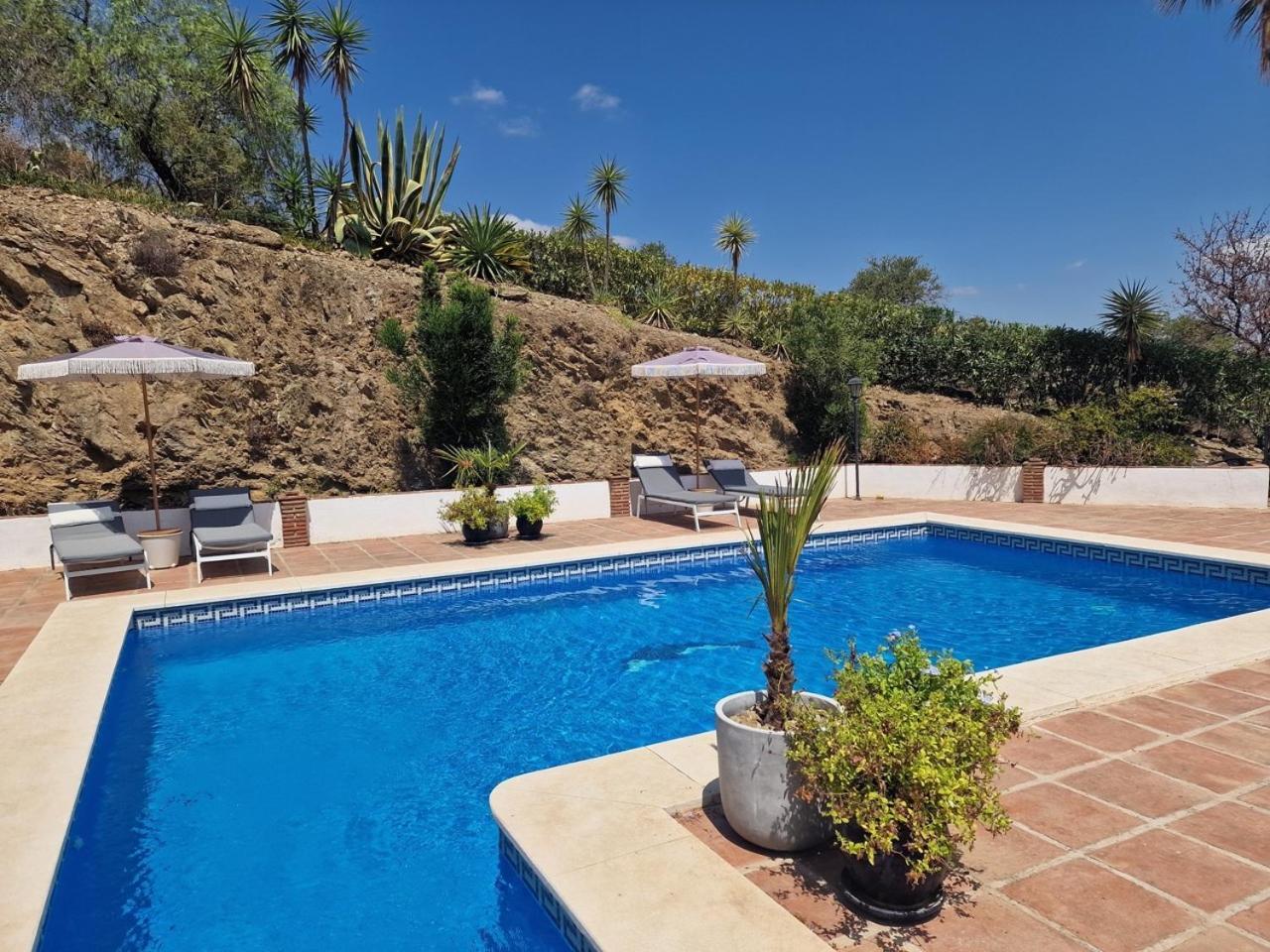 Finca Flamenco Holiday Suites Adults Only Pizarra Bagian luar foto